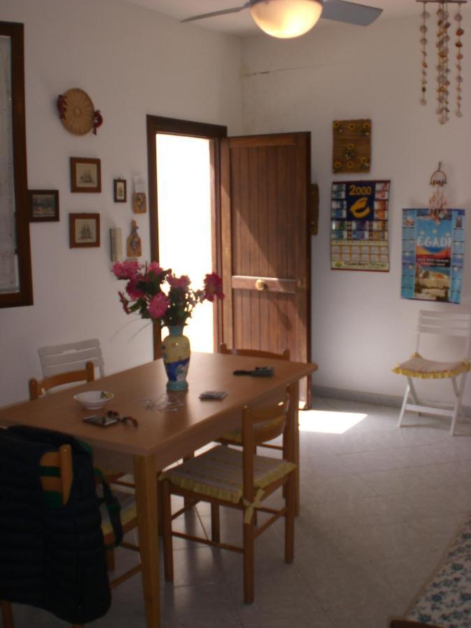 Casa Vacanza Spiaggia Praia Favignana Bagian luar foto